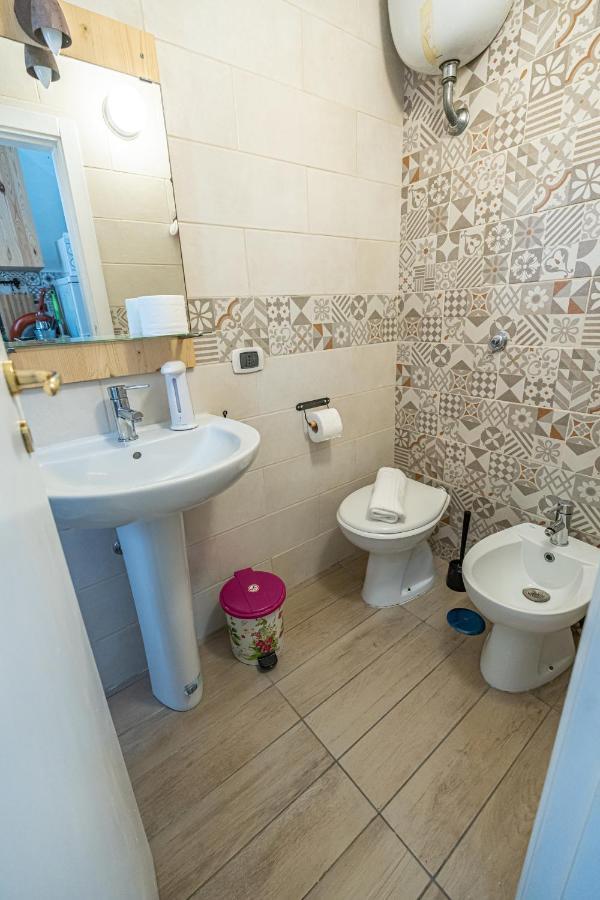 Casa Vacanze Decumano 18 Neapel Exterior foto